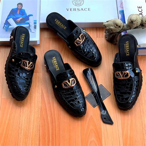 are versace shoes made in china